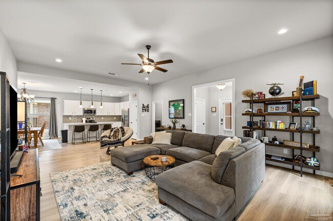 Building Photo - 4709 Sago Palm Cir