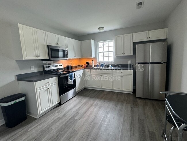 Building Photo - 2414 Heath Ln