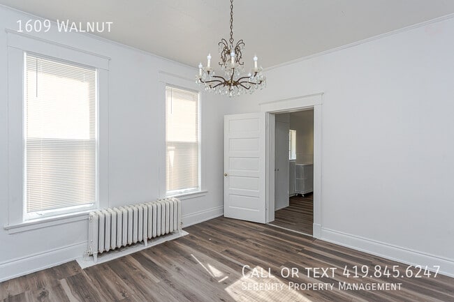 Building Photo - 1609 Walnut-