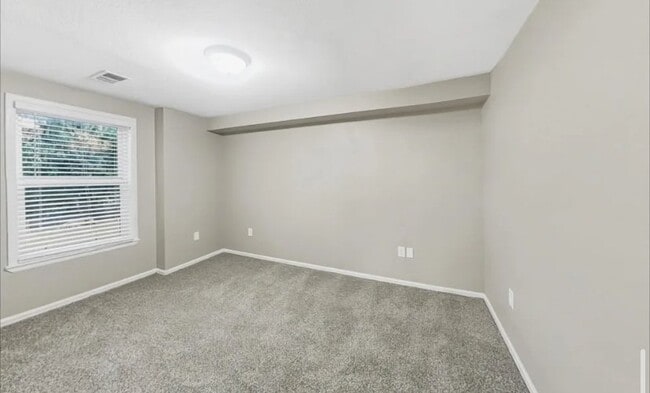 Building Photo - 10541 Cherry St