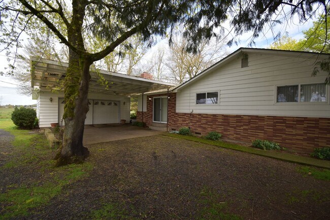 Building Photo - 34885 Lake Creek Dr