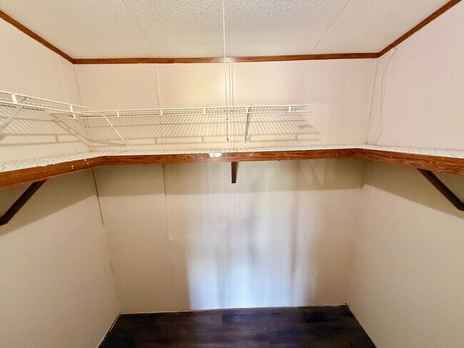 Building Photo - 2948 Ellejoy Rd