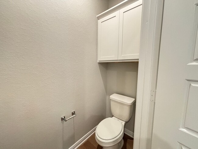 Building Photo - Want luxury living in the Far West ...Look no further...Amanda Park is it!