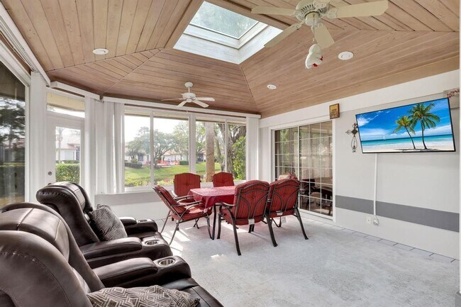 Building Photo - 7334 Pine Creek Way