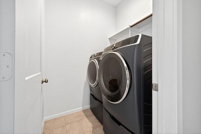 Building Photo - 12154 Texas Trumpet Trail