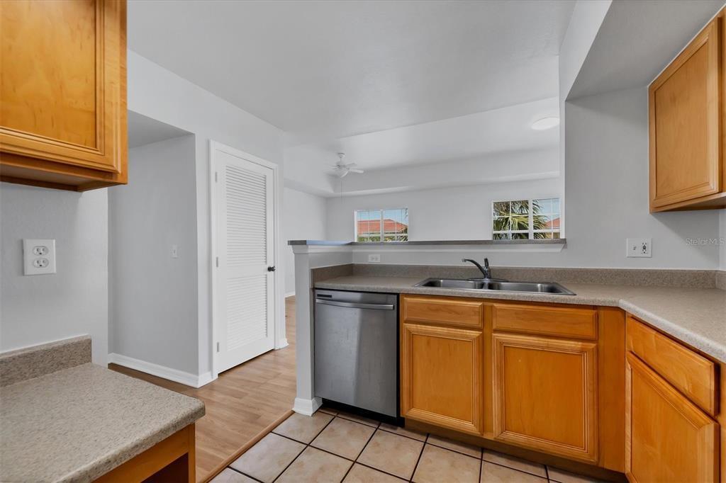 Building Photo - 1010 Villagio Cir
