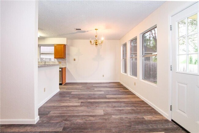 Building Photo - 900 Sweetwater River Dr