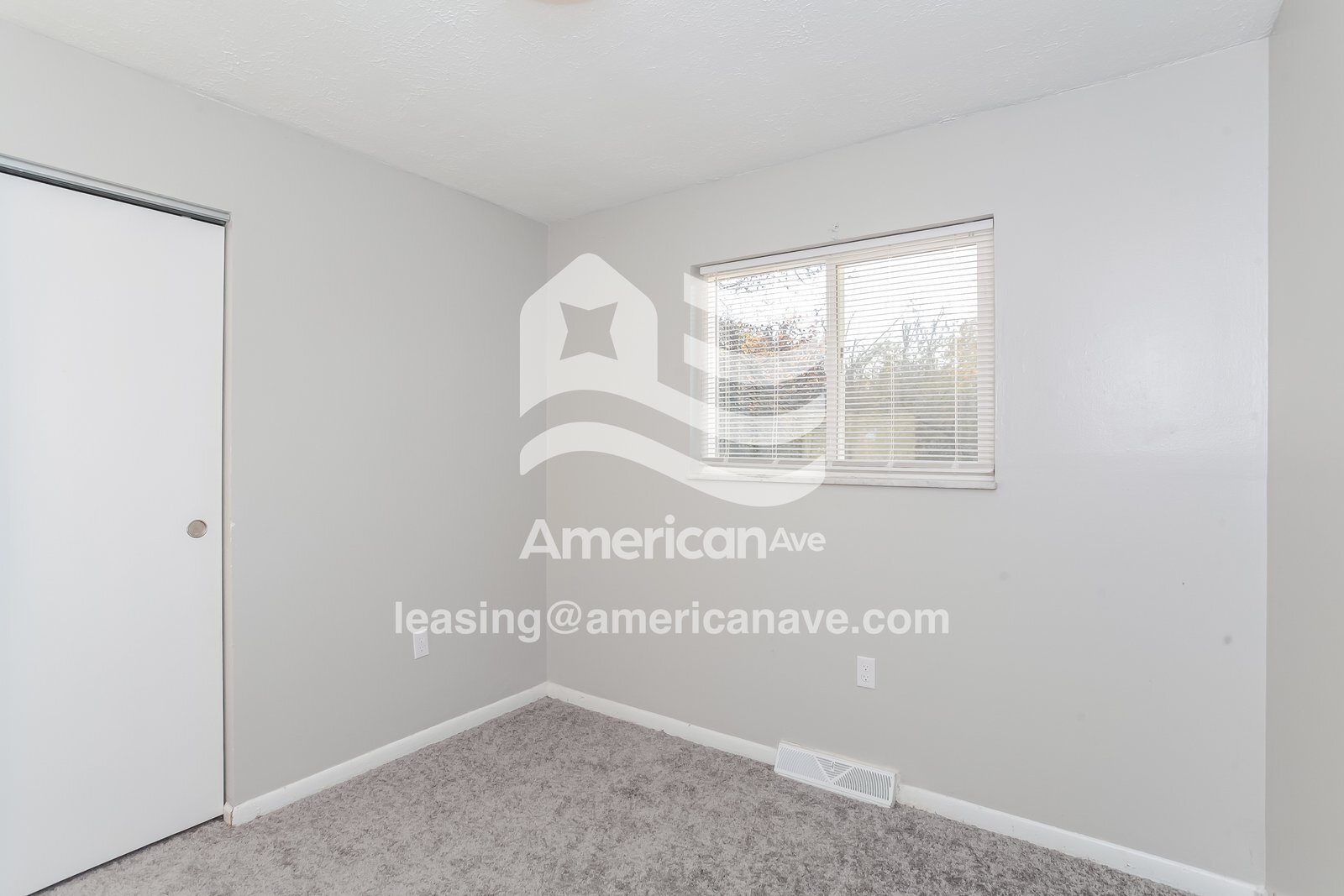 Building Photo - 3075 Percy Ave