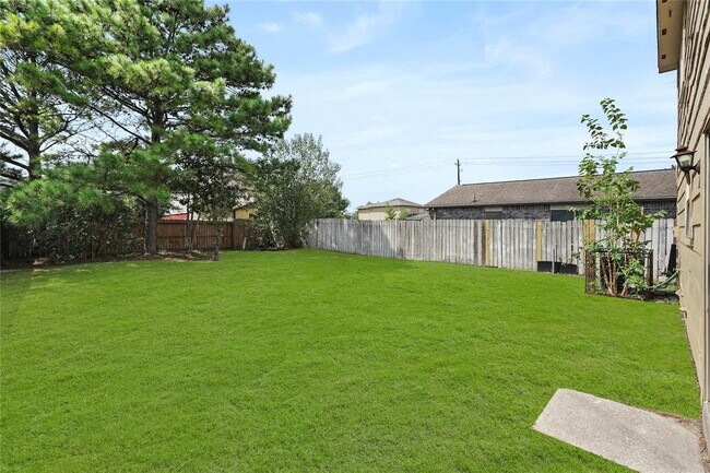 Building Photo - 993 Shelton Ln