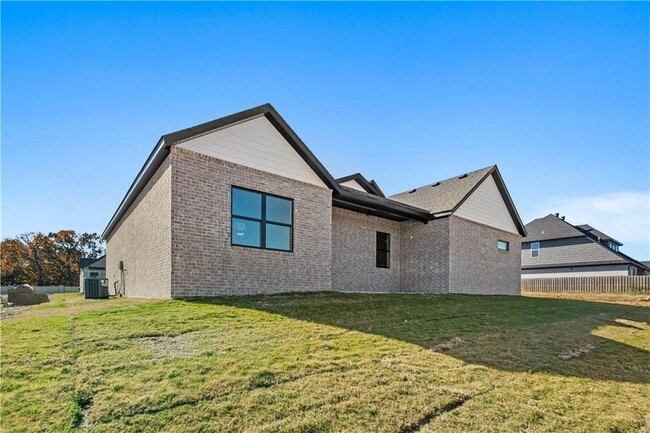 Building Photo - 1810 Peacock Rd