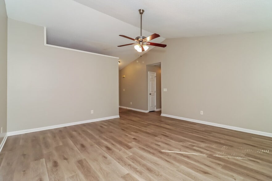 Building Photo - 702 Shoal Cir