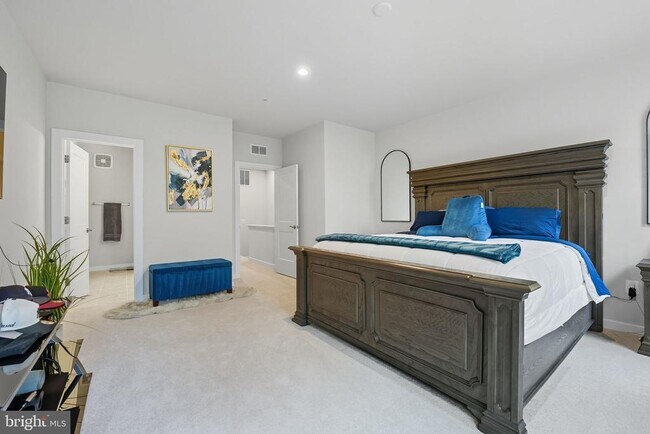 Building Photo - 707 Thomas Ln