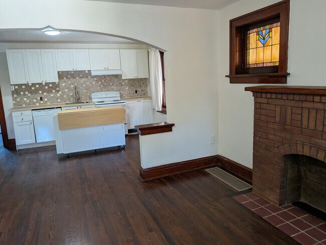 Building Photo - 5046 Miami St