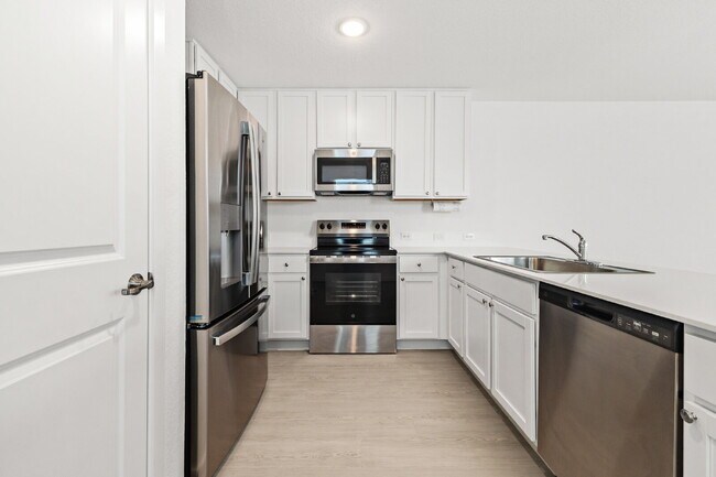 Building Photo - 13422 Furyk Dr