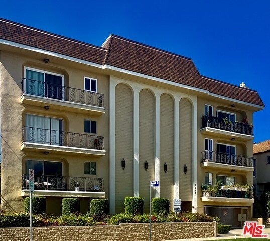 Building Photo - 1097 S Bedford Dr