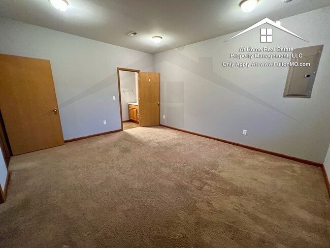 Building Photo - 2606 N Bluff St