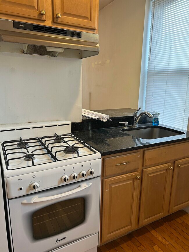 Building Photo - 6608 Polk St