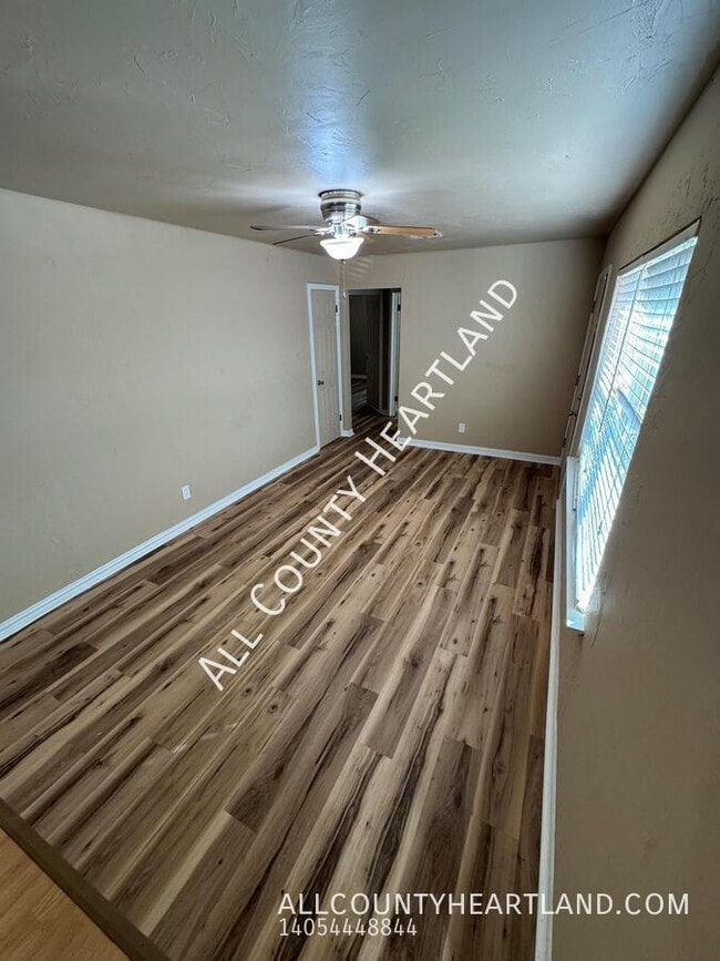 Building Photo - 3326 Willow Creek Dr