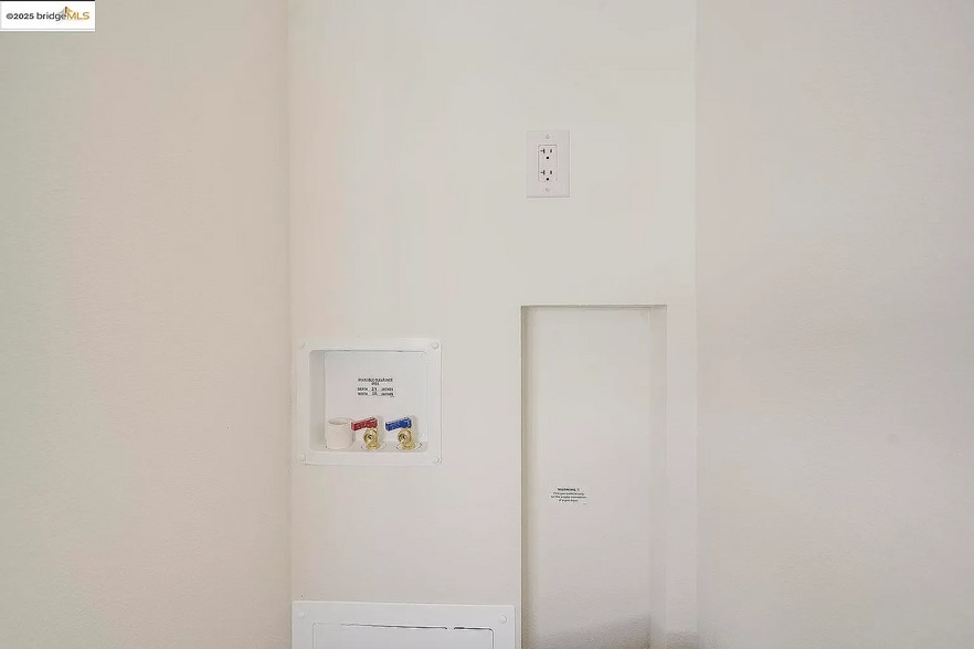 Building Photo - 9510 Harbor Dr