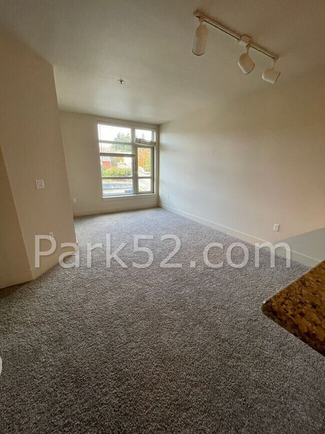 Building Photo - 1 Bedroom Condo in Downtown Tacoma