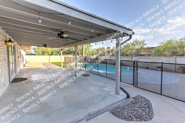 Building Photo - 7632 E Sabino Vista Dr