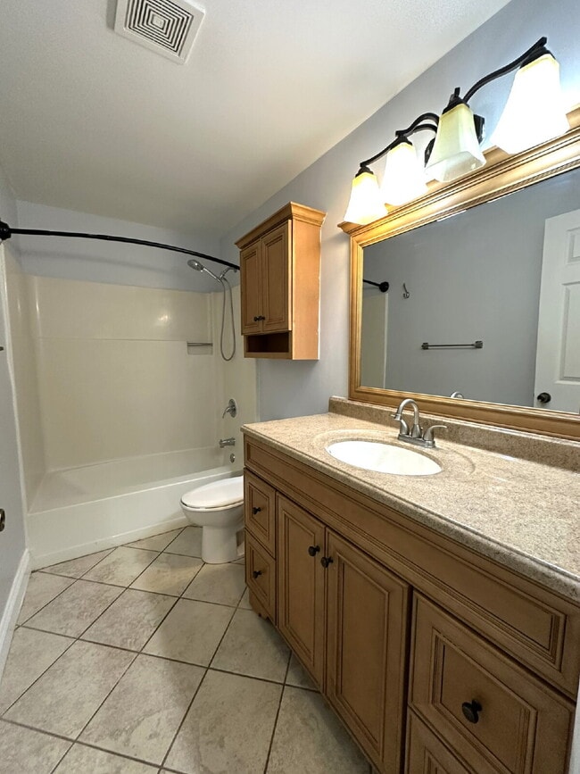 Building Photo - 3 Bedroom Duplex in Westminster