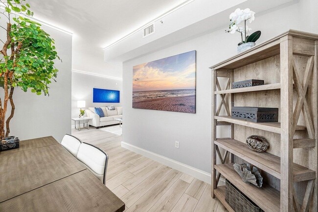 Building Photo - 255 Evernia St