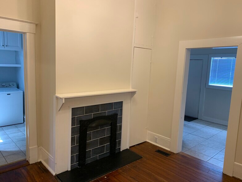 Building Photo - 903 Montgomery St