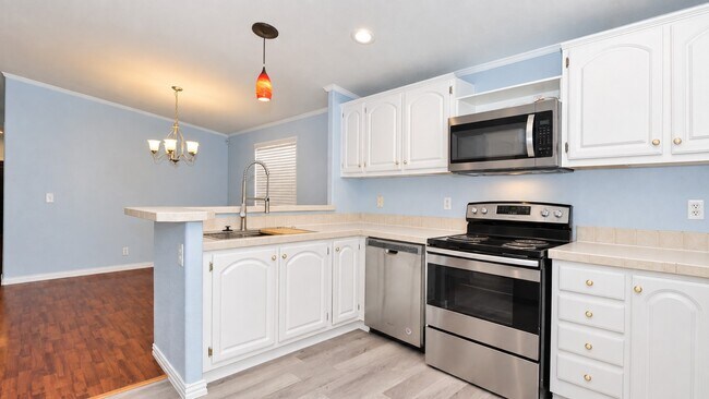 Building Photo - 10011 Berrybriar Ln