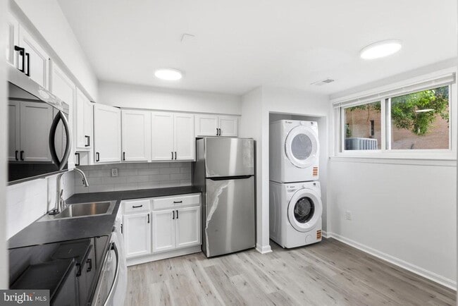 Building Photo - 4533 Logsdon Dr