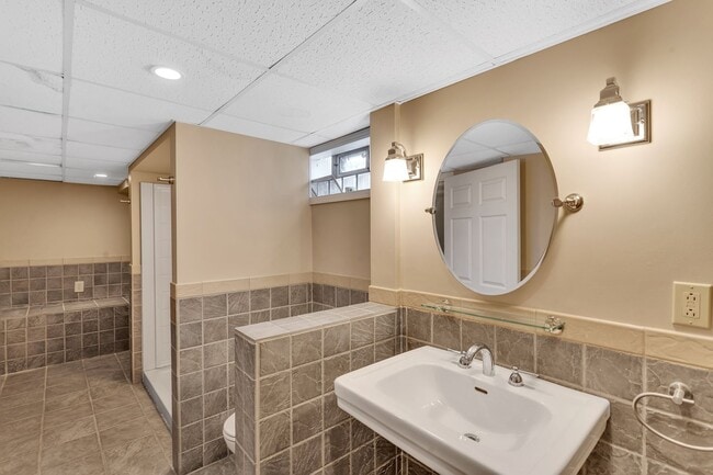 Building Photo - Updated 3BR Home with Central Air & Finished Walk-Out Basement - Sewickley, PA