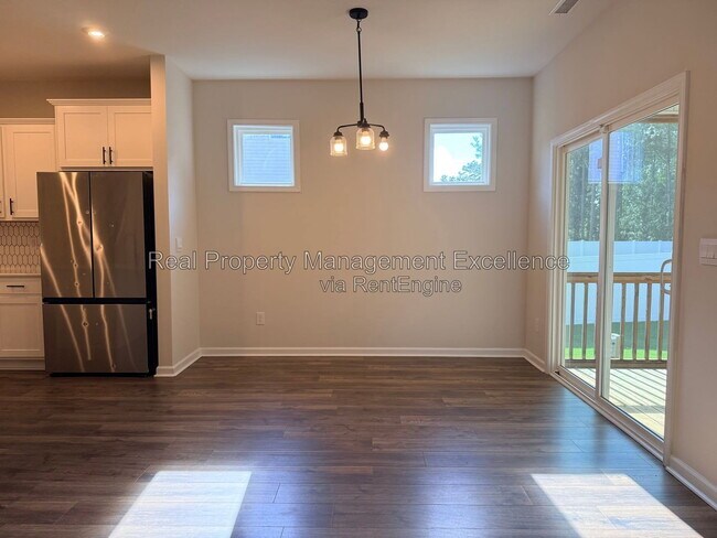 Building Photo - 101 Brody Pne Wy