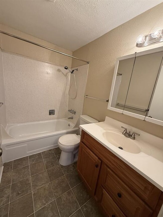 Building Photo - 18675 NW Shadow Lane ~ REFRESHED Rock Creek Duplex with 6 Month lease