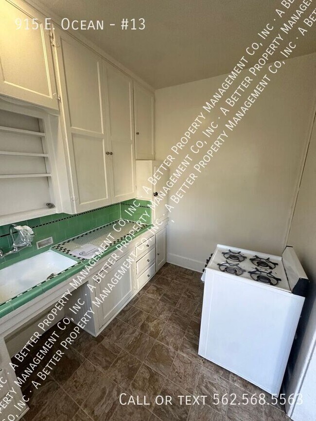 Building Photo - 915 E. Ocean-#13