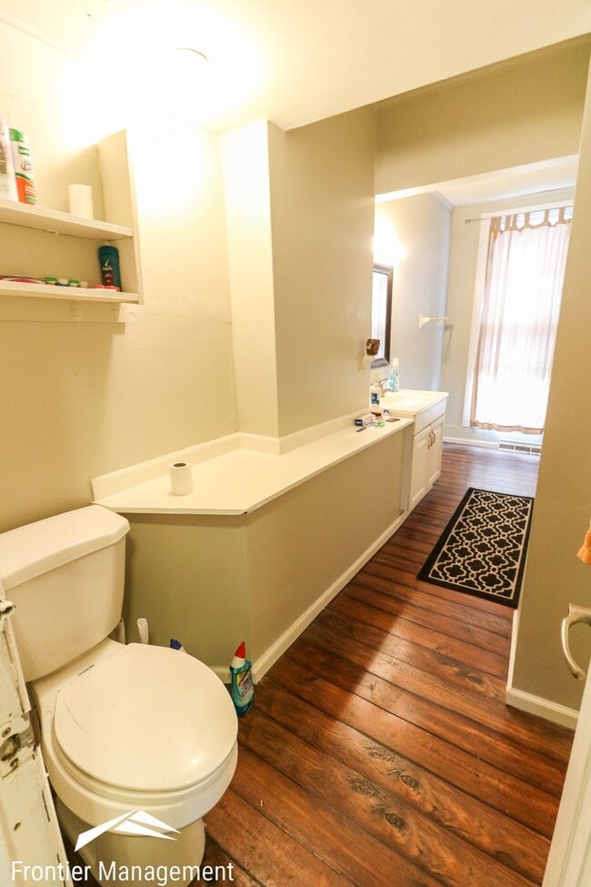 Building Photo - 1019 Moro St