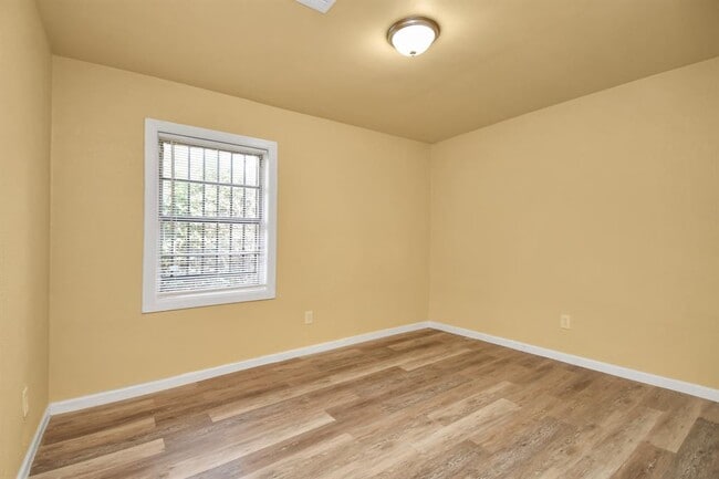 Building Photo - 5714 Doulton Dr