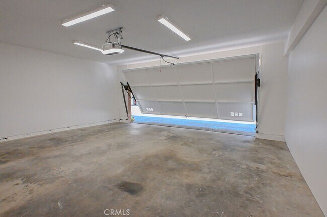 Building Photo - 15111 Freeman Ave