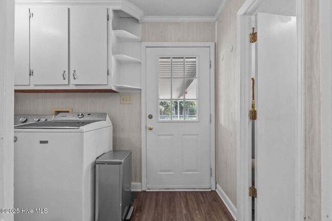Building Photo - Beautiful 3 Bedroom, 2 Bath Home -135 Yate...
