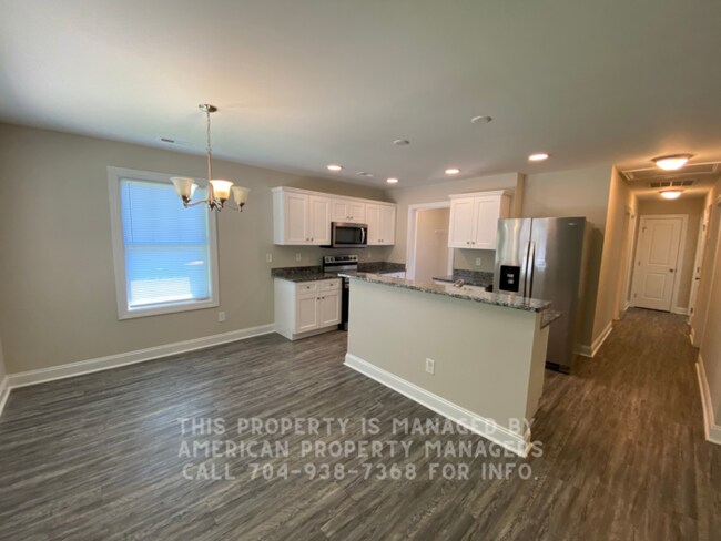 Building Photo - 1418 Ontario Dr