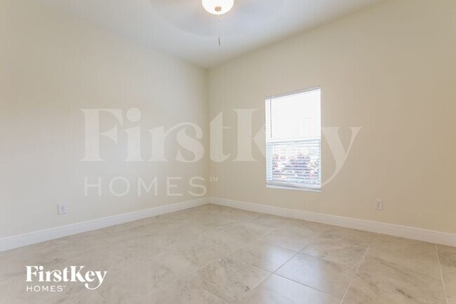 Building Photo - 4594 Flamlau Ave