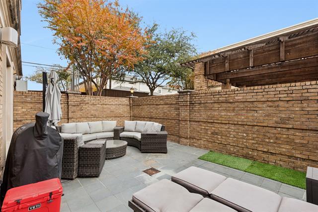 Building Photo - 6605 Bandera Ave