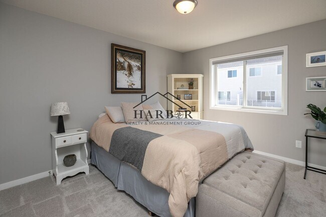 Building Photo - Contemporary 3 Bedroom Towhome in NW Rochester