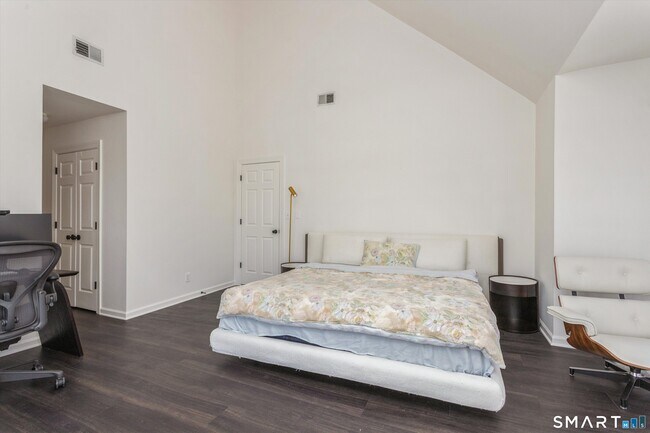 Building Photo - 48 Spring St