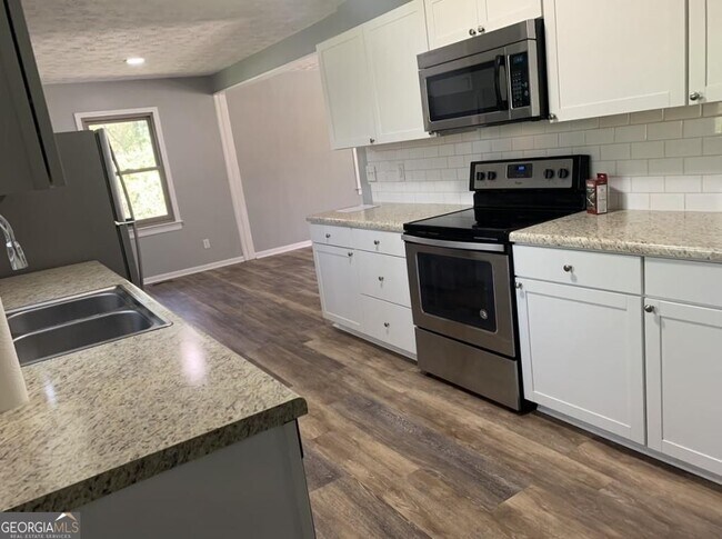 Building Photo - 19 Oak Hill Dr