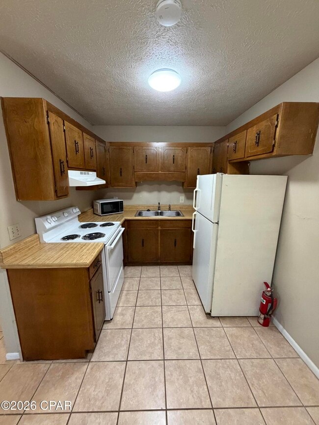 Building Photo - 600 N Bob Little Rd