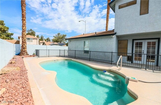 Primary Photo - 6737 W Evanston Ave