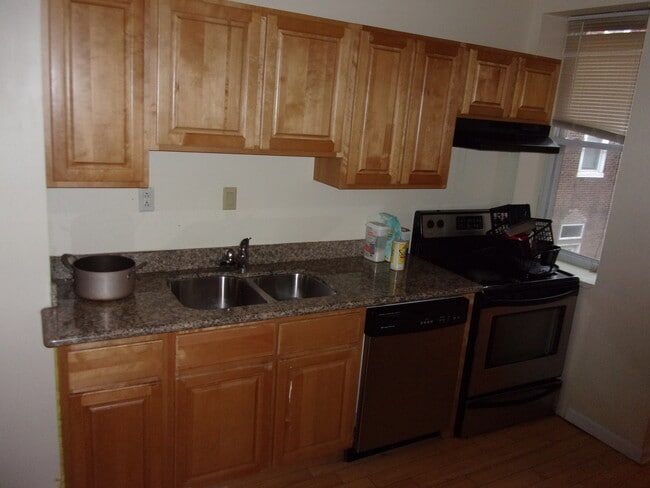 Primary Photo - 1532 N 17th St