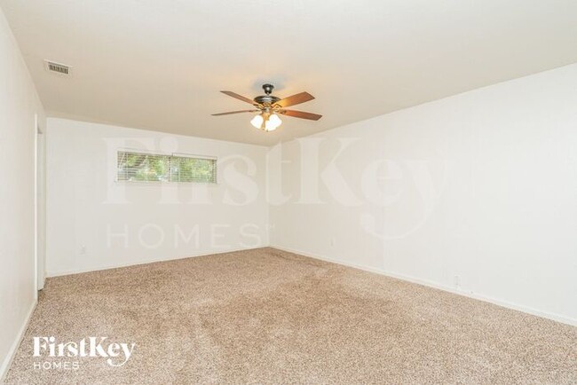 Building Photo - 1005 Gracelane Dr