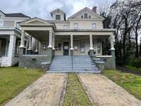 Building Photo - 946 Magnolia St