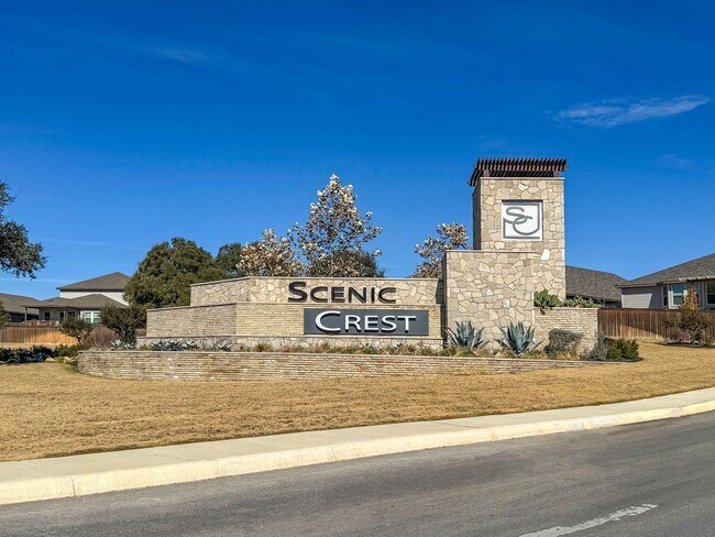 Building Photo - Nestled in the highly sought-after Scenic ...